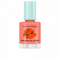 Esmalte de uñas Max Factor...